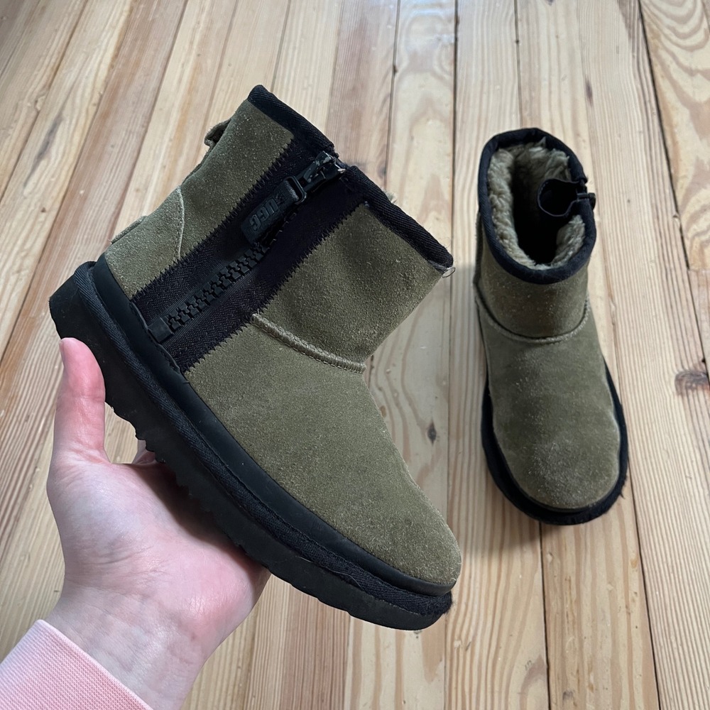 UGG Classic Mini Side Zipper Tape Logo burnt Olive Green Suede Boots Kids Size 2